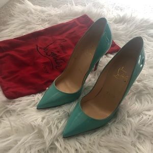 Auth. Christian Louboutin Pumps.